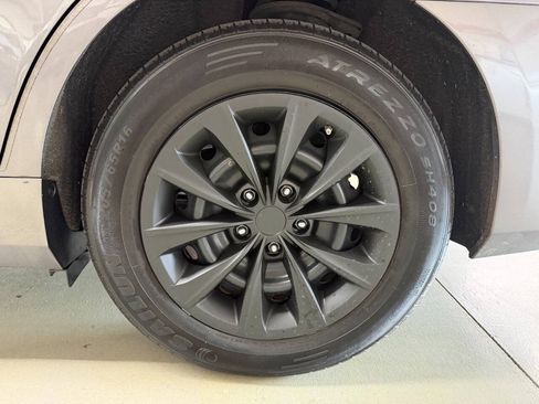 Used 2016 Toyota Camry LE FWD image 28