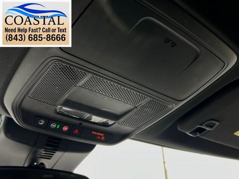 Used 2025 Chevrolet Traverse LT FWD image 49