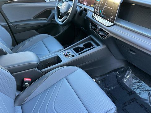 New 2026 Volkswagen Tiguan SE R-Line image 15