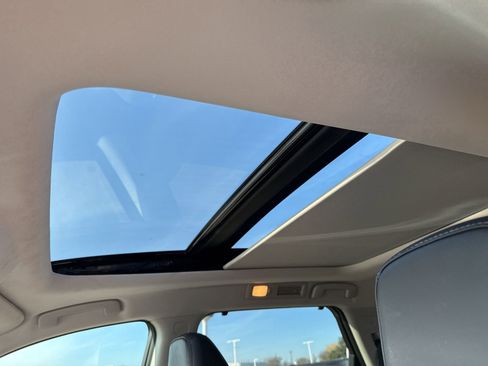 Used 2022 Nissan Pathfinder SL w/ SL Premium Package image 12