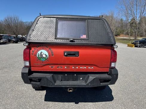 Used 2016 Toyota Tacoma TRD Sport w/ Towing Package image 6