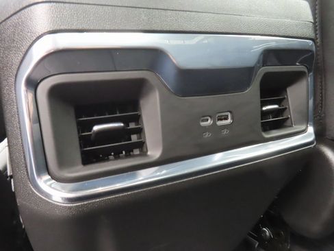 Used 2025 GMC Sierra 1500 Elevation image 11