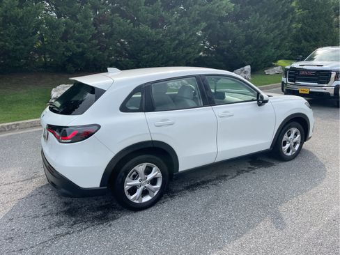 Used 2024 Honda HR-V LX image 5