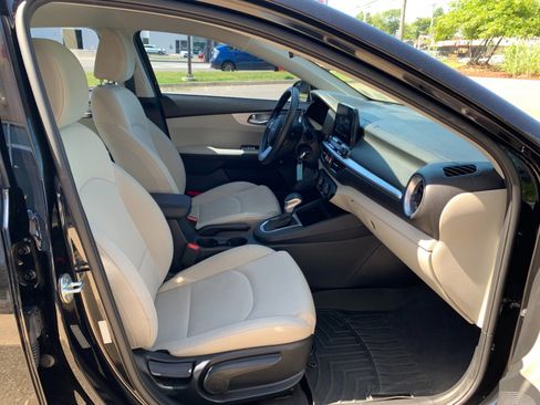 Used 2022 Kia Forte LXS FWD image 30