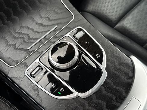 Used 2019 Mercedes-Benz GLC 300 image 23