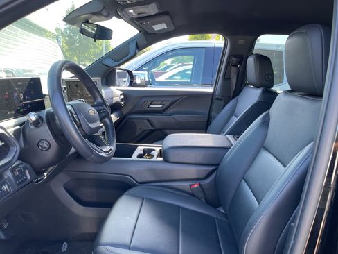 Used 2024 Chevrolet Silverado EV W/T AWD/4WD image 5