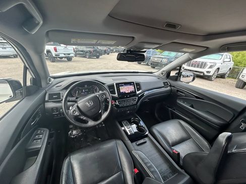 Used 2017 Honda Pilot Touring image 29