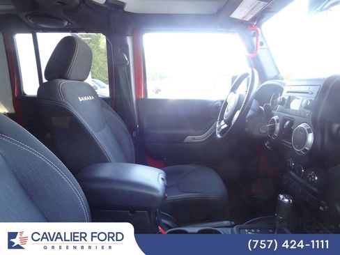 Used 2014 Jeep Wrangler Unlimited Sahara AWD/4WD image 9