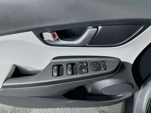 Used 2023 Hyundai Kona SE w/ Cargo Package image 15