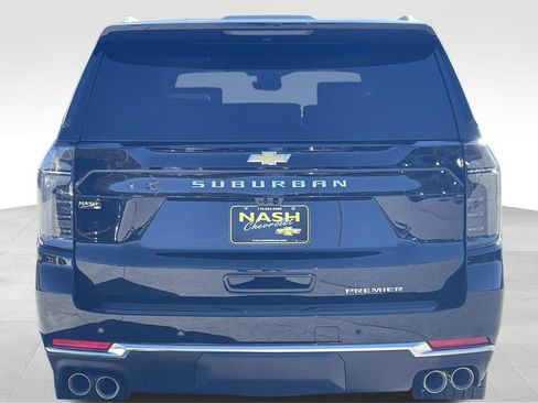 New 2026 Chevrolet Suburban Premier image 4