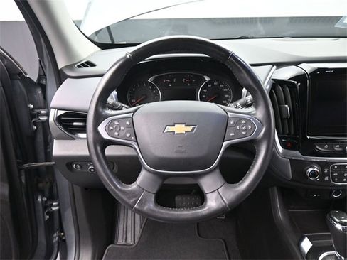 Used 2020 Chevrolet Traverse LT w/ Driver Confidence II Package image 29