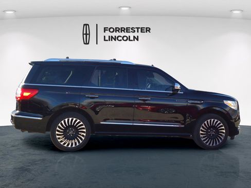 Used 2020 Lincoln Navigator Black Label w/ Cargo Convenience Package image 2