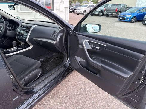 Used 2015 Nissan Altima 2.5 S w/ Special Edition Package FWD image 16