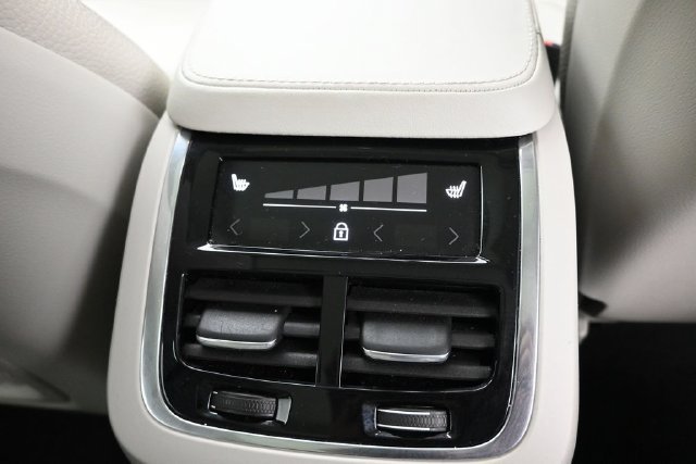 Used 2023 Volvo XC90 B5 Core w/ Protection Package Premier AWD/4WD image 31
