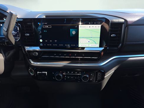 Used 2022 Chevrolet Silverado 1500 LT w/ Z71 Off-Road Package AWD/4WD image 21