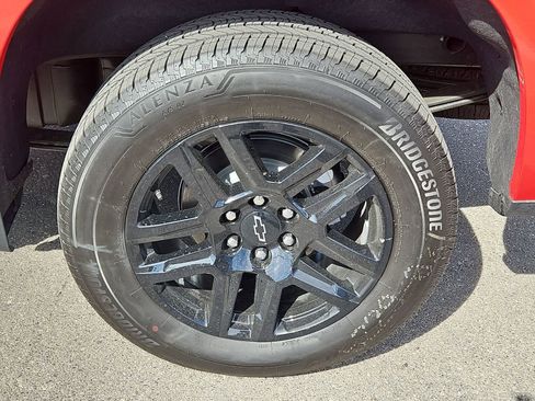 Used 2025 Chevrolet Silverado 1500 Custom image 14