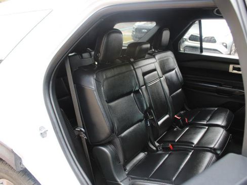 Used 2020 Ford Explorer XLT w/ Equipment Group 202A image 13