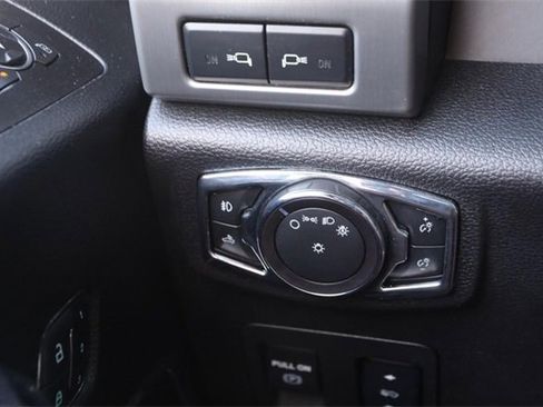 Certified 2018 Ford F150 Platinum w/ Equipment Group 701A Luxury image 21