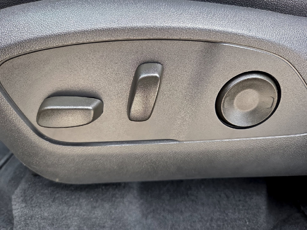 Used 2026 Chevrolet Traverse Z71 AWD/4WD image 17