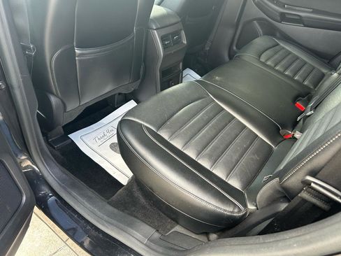 Used 2015 Ford Edge SEL w/ Canadian Comfort Package image 9