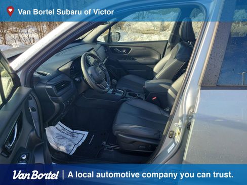 Used 2025 Subaru Forester Limited image 13