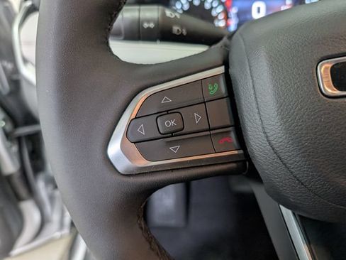Used 2025 Jeep Compass Limited AWD/4WD image 18