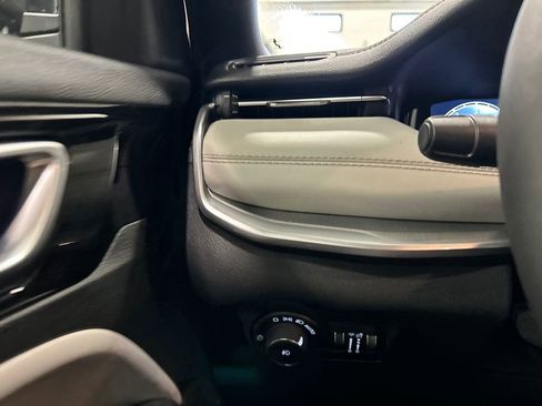 New 2026 Jeep Compass Limited w/ Sun, Sound & Navigation Group image 19