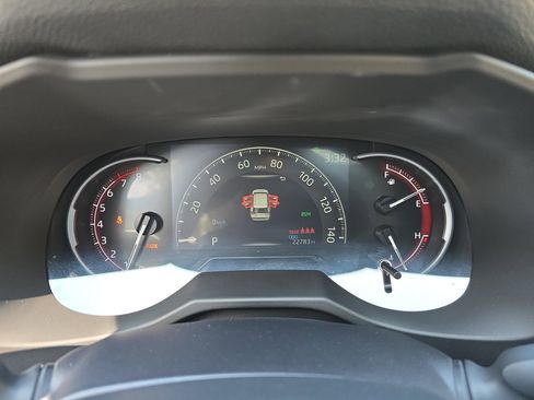 Used 2025 Toyota RAV4 XLE w/ Convenience Package image 20