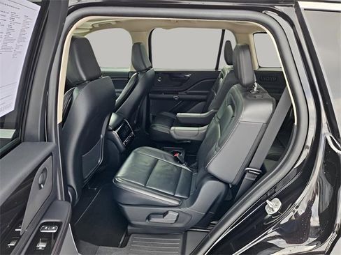 Used 2022 Lincoln Aviator Reserve image 16