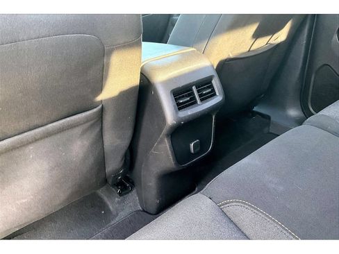 Used 2018 Chevrolet Equinox LT FWD image 35