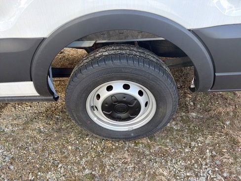 New 2024 Ford Transit 250 148 Medium Roof image 6