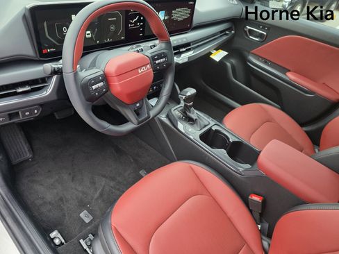 New 2025 Kia K4 GT-Line image 11