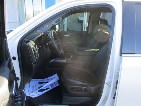 Used 2021 Chevrolet Silverado 1500 LTZ w/ Z71 Off-Road Package AWD/4WD image 17