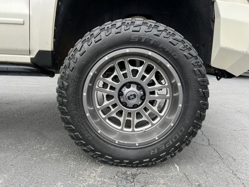 Used 2015 Chevrolet Silverado 1500 LT AWD/4WD image 11