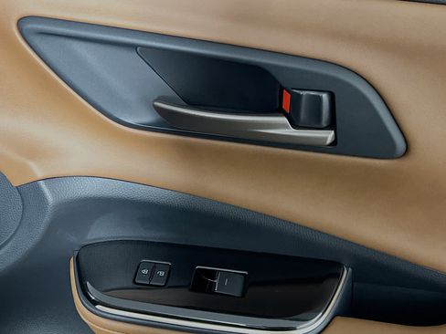 Used 2026 Toyota Crown Limited image 32