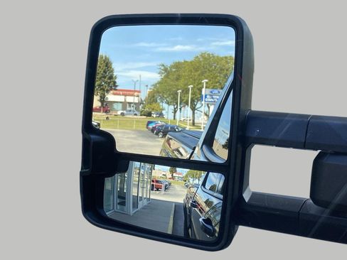 Used 2018 Chevrolet Silverado 1500 LT w/ Max Trailering Package AWD/4WD image 18