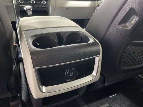 Used 2024 Kia Carnival LX FWD image 22