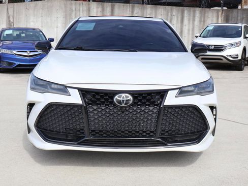 Used 2019 Toyota Avalon Touring FWD image 10