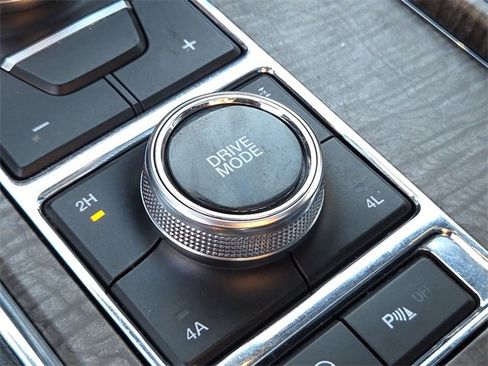 Used 2019 Ford Expedition Limited w/ Equipment Group 302A image 26