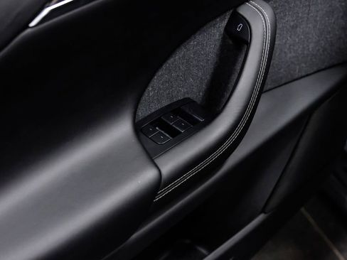 Used 2022 Tesla Model X image 39