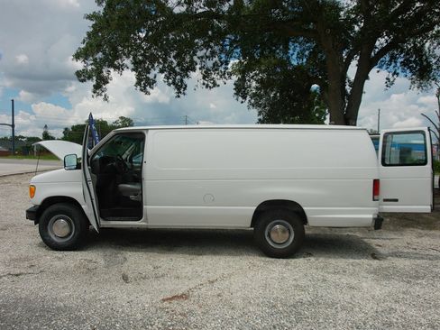 Used 2003 Ford E-250 and Econoline 250 Extended RWD image 7