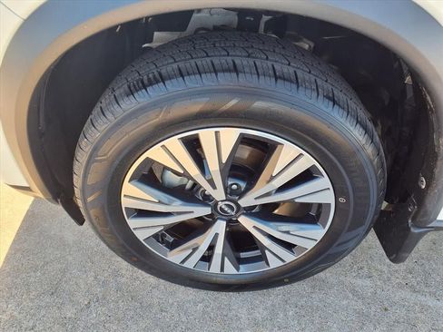 Certified 2023 Nissan Rogue SV w/ SV Premium Package image 17