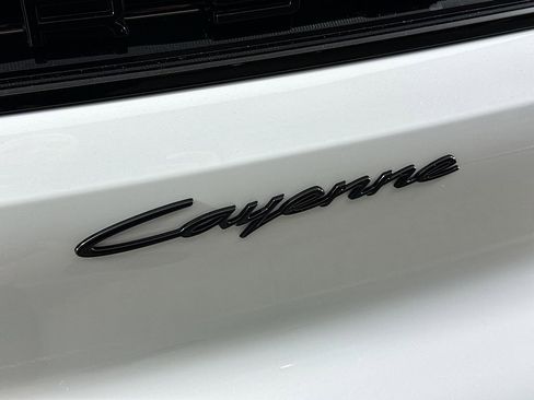 New 2026 Porsche Cayenne Coupe AWD/4WD image 34