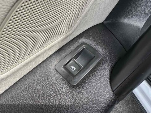 Used 2021 Volkswagen Tiguan SE R-Line image 43