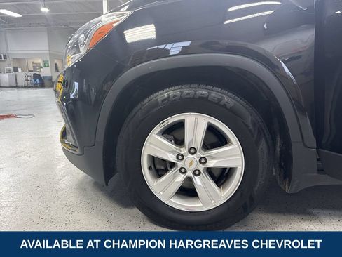 Used 2020 Chevrolet Trax LT w/ LT Convenience Package FWD image 41