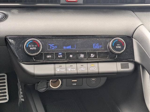Used 2025 Hyundai Elantra Sport FWD image 15