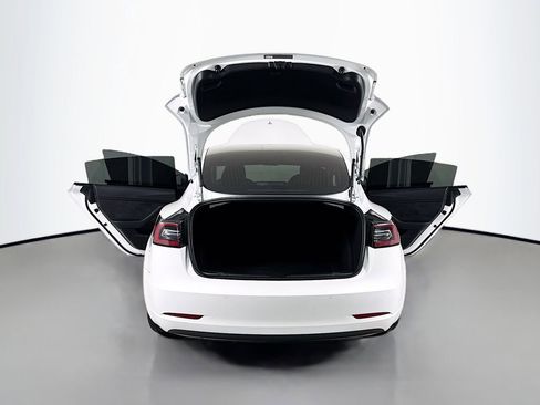Used 2020 Tesla Model 3 Standard Range Plus RWD image 28
