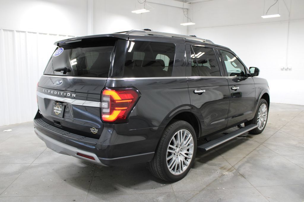 Used 2024 Ford Expedition Limited AWD/4WD image 9