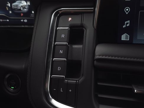 Used 2024 Chevrolet Tahoe High Country w/ Advanced Technology Package image 26