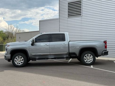 Used 2024 Chevrolet Silverado 2500 High Country w/ High Country Premium Package image 9